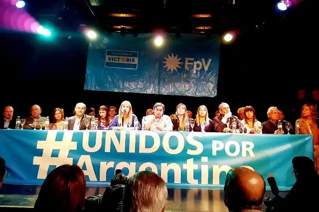 Arde la interna del PJ: Lejos de unirse, hubo 3 reuniones del peronismo bonaerense