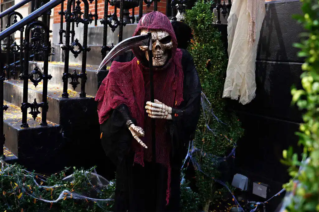 ¡SUUSTOO! ¿SERÁ LA PARCA? Video viral muestra algo inusual durante la coronación de Carlos III