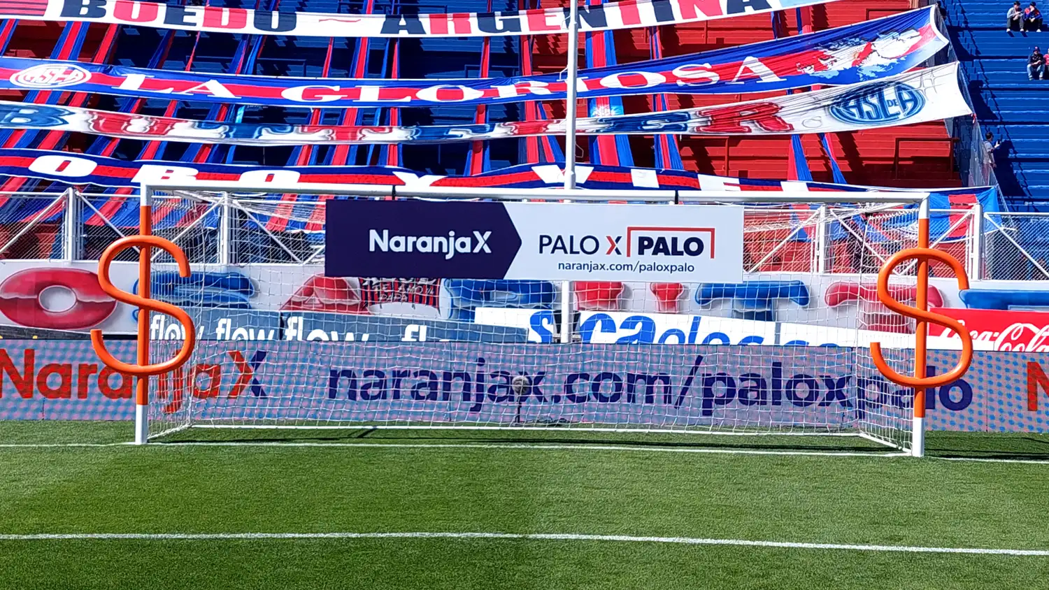 Naranja X juega fuerte en la Liga: regala un millón de pesos por cada pelota que pegue en el palo