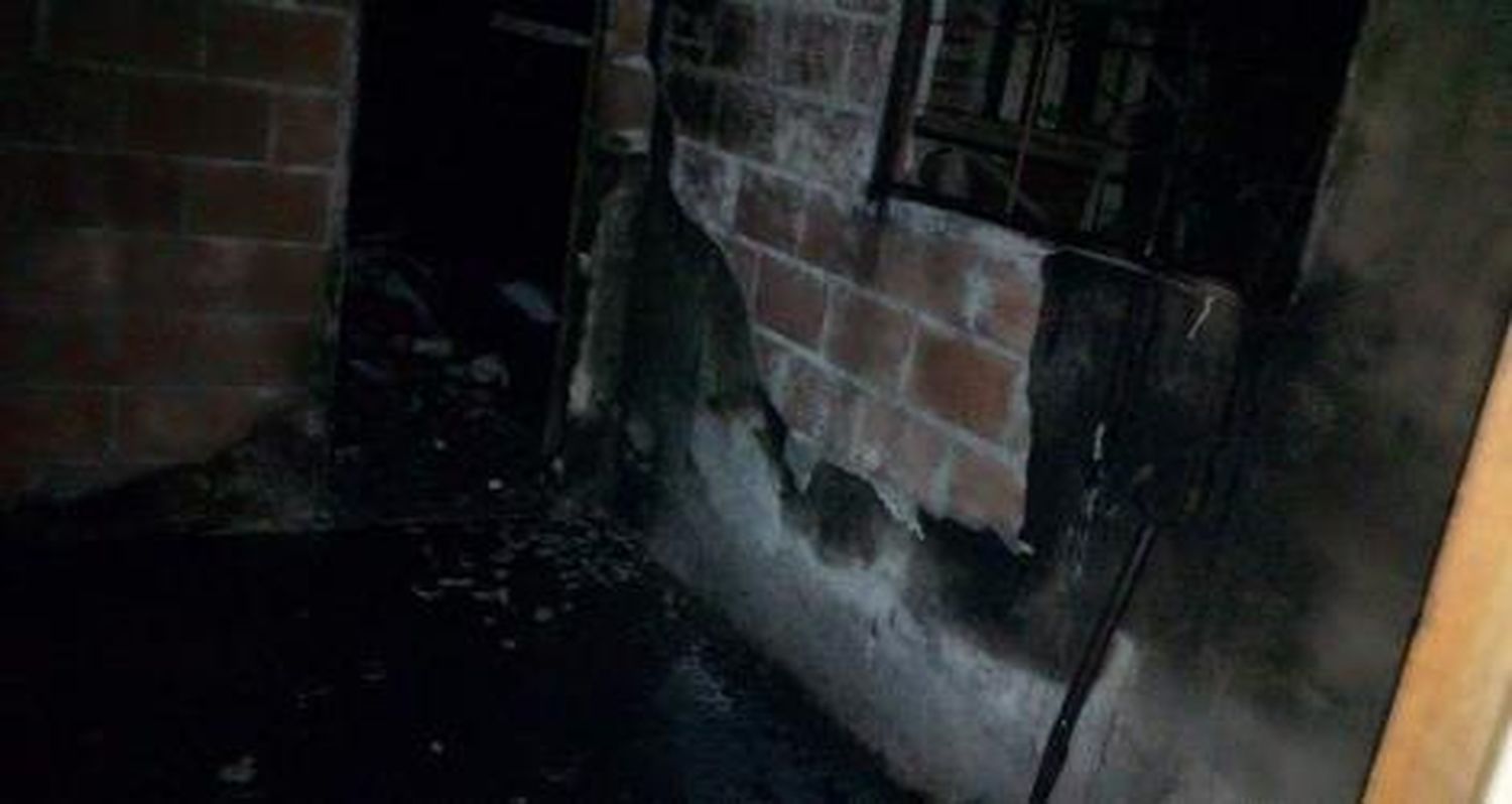 Pedido solidario: Se les quemó la casa y necesitan ayuda