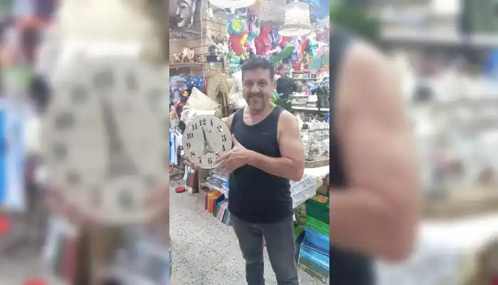 German Núñez con su premio de La Bomba