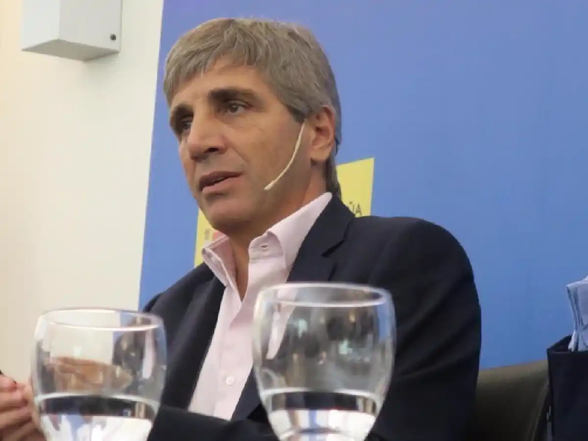  El oficialismo descartó que Luis Caputo vuelva al Congreso 