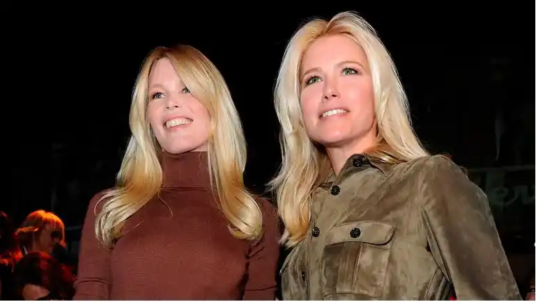 Claudia Schiffer publicó una foto retro junto a Valeria Mazza