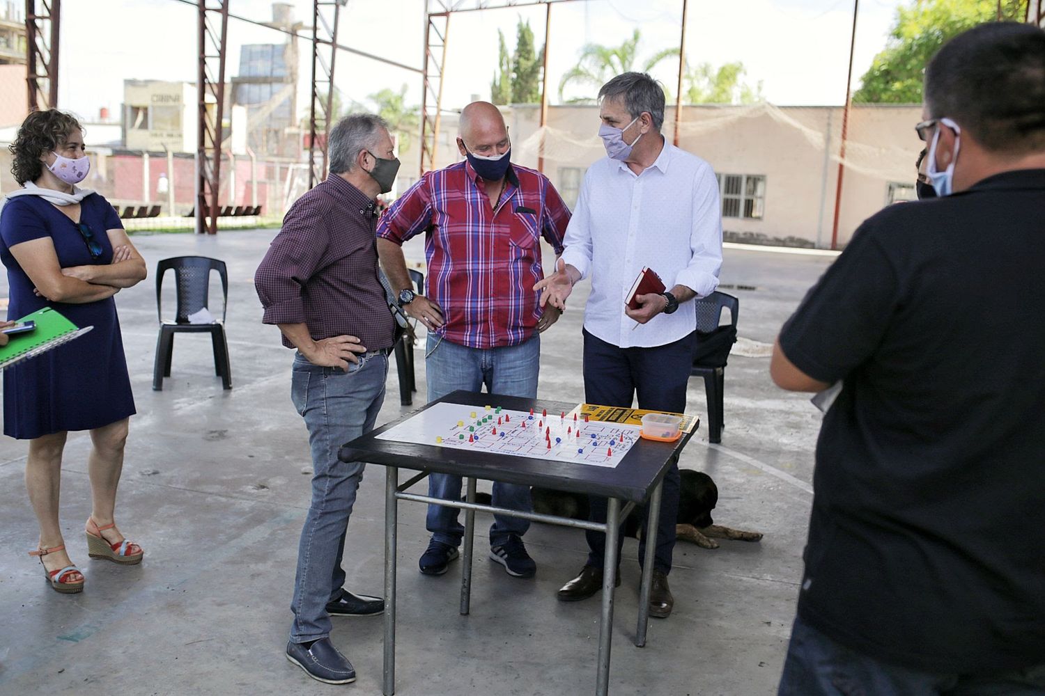 El intendente se reunió con vecinos de Roma y Parque Juan de Garay