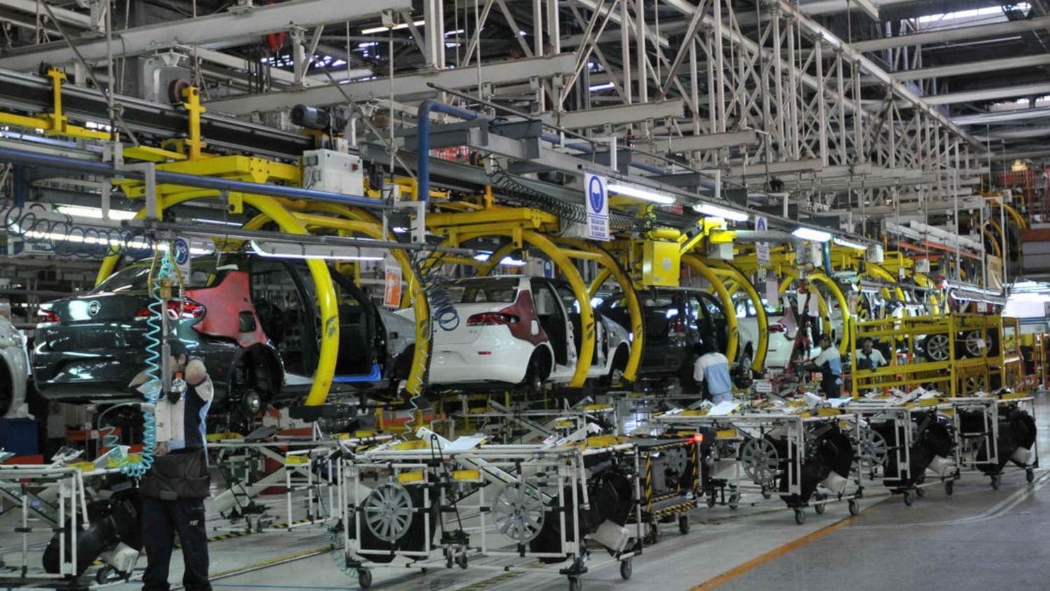 La actividad económica cayó 26,4% en abril, el mayor derrumbe histórico