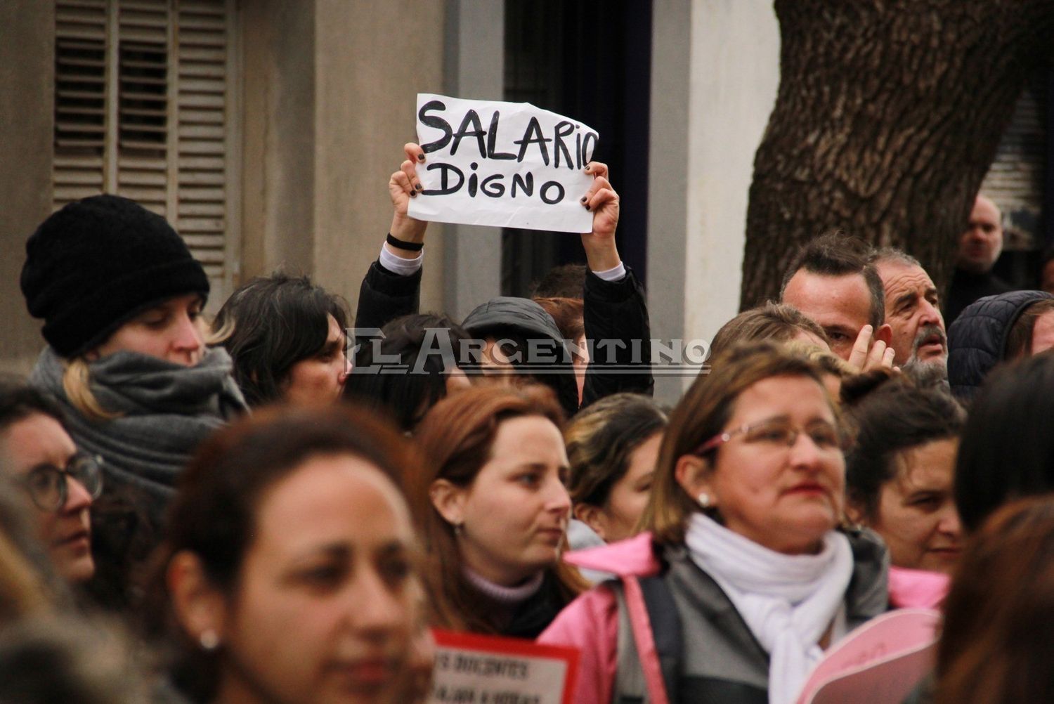 Carta de un docente jubilado a Davico: “Señor Intendente, usted pisotea y bastardea la sagrada misión de enseñar”