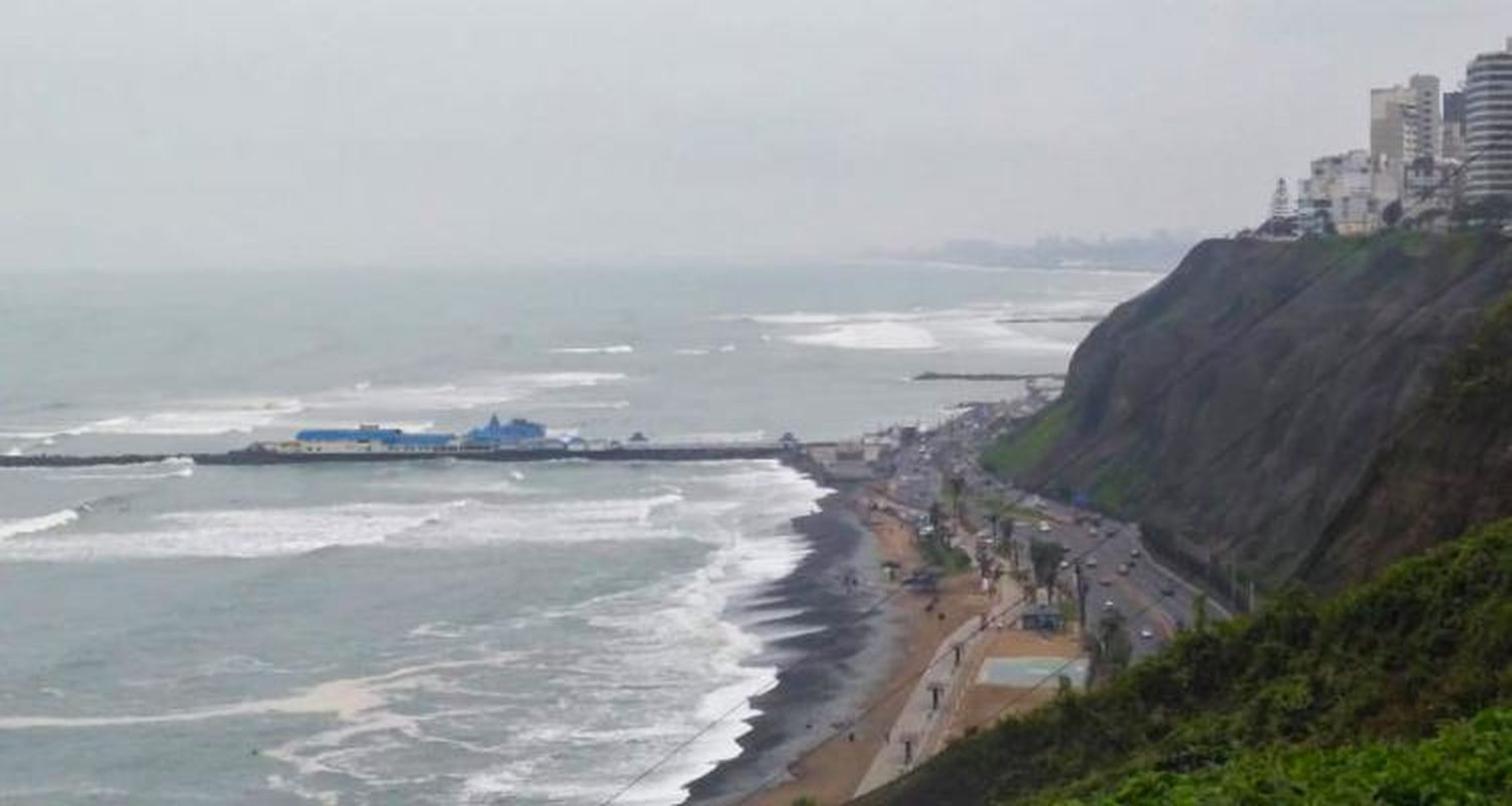 Lima, la ciudad de contrastes en la que  nunca llueve ni sale el sol