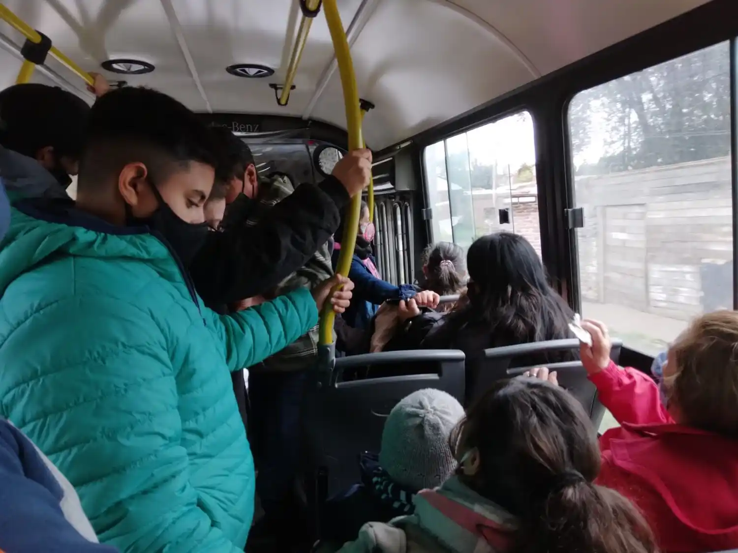 Colectivos: tras el paro nocturno, más de 100 líneas operan este viernes con servicio reducido en el Conurbano