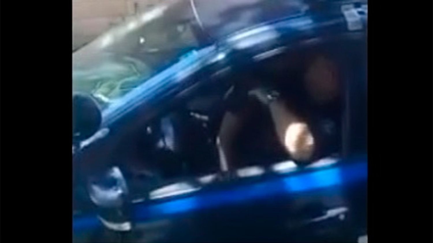 "Poli-Amor": filmaron a dos policías teniendo sexo en patrullero