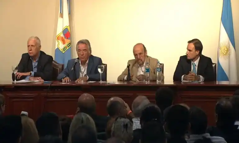 Barrionuevo asumió en el PJ: "Venimos a abrir las puertas del peronismo"