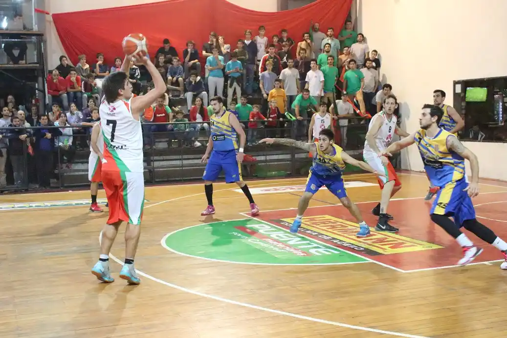 Triunfos de Neptunia y Racing en el inicio de los Play Off