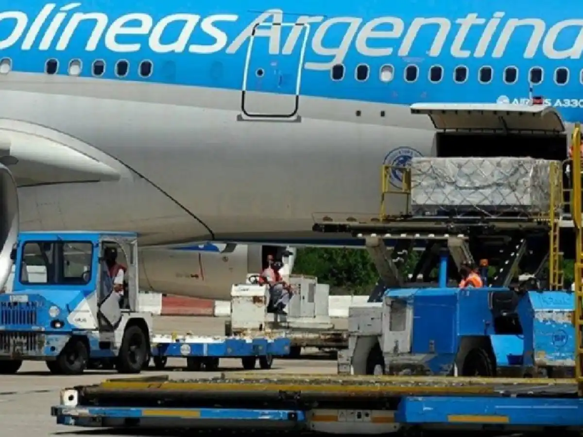 Cuarto vuelo de Aerolíneas hacia Moscú: partirá esta noche para traer más dosis de Sputnik V