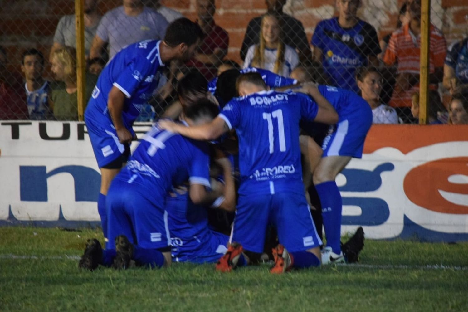 Deportivo Urdinarrain goleó 3 a 0 a Sud América y se arrimó a la punta