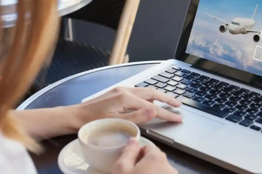 Tras un error en la web de una empresa de viajes, argentinos compraron vuelos por 100 pesos a diferentes destinos