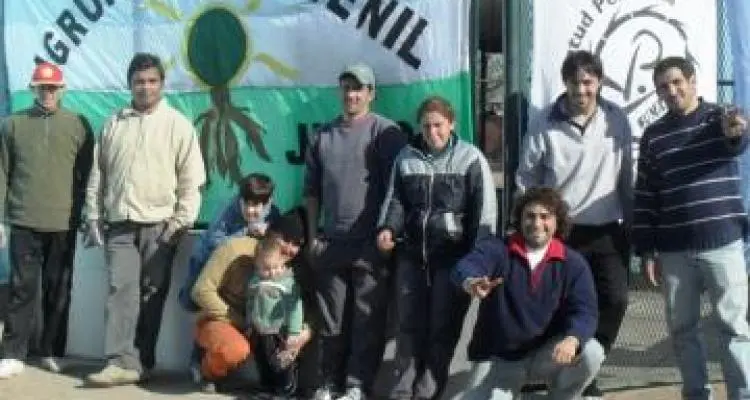 Juventud Peronista pintó el Centro Educativo de Río Tala