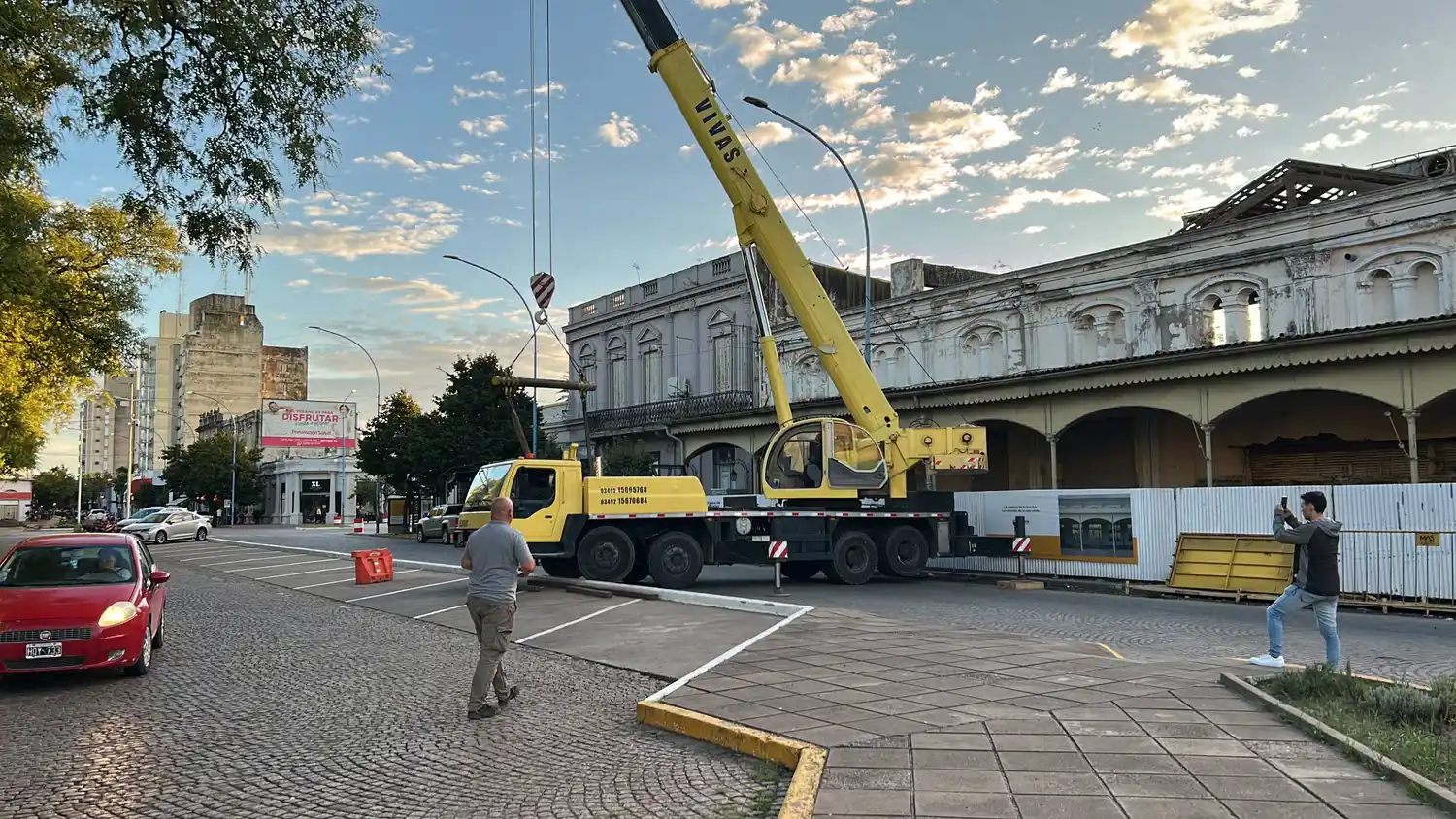 Atención: comenzó el corte de tránsito en pleno centro por obras en los ex Almacenes Ripamonti obra - 3