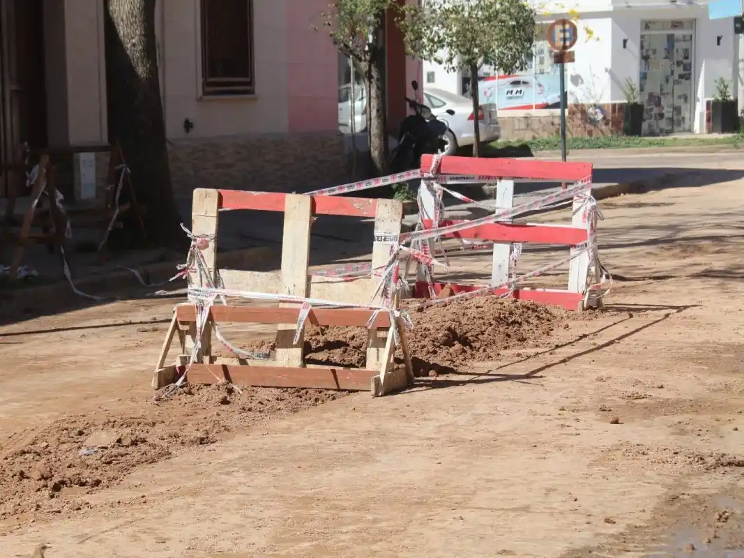 Reemplazaron nueve caños de la red cloacal tras una fuerte obstrucción