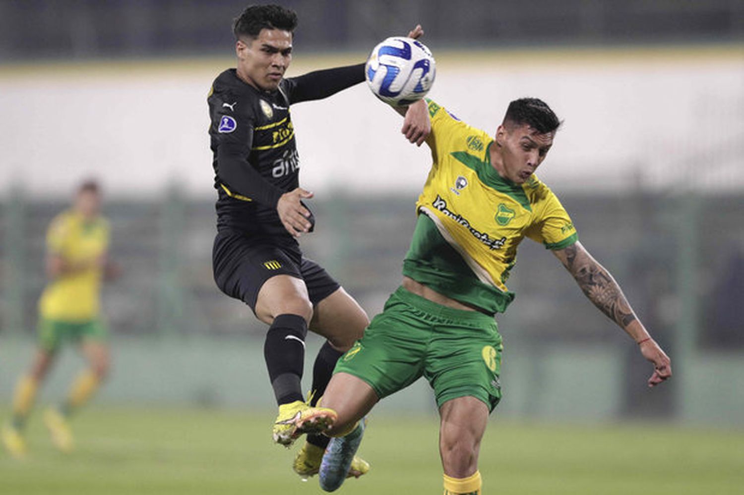 Defensa y Justicia superó con claridad a Peñarol