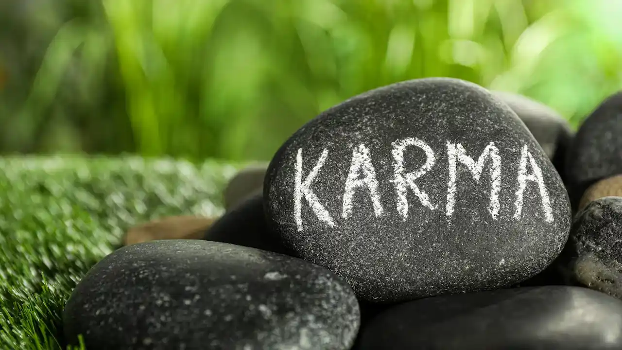 Karma: qué significa y cómo influye en nuestras acciones, según el yoga