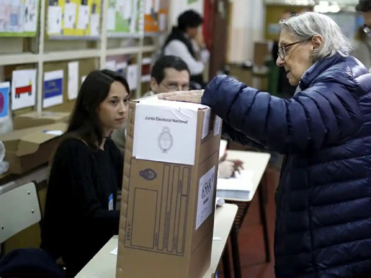 ¿A qué hora recomiendan concurrir a votar a personas en grupos de riesgo?   
