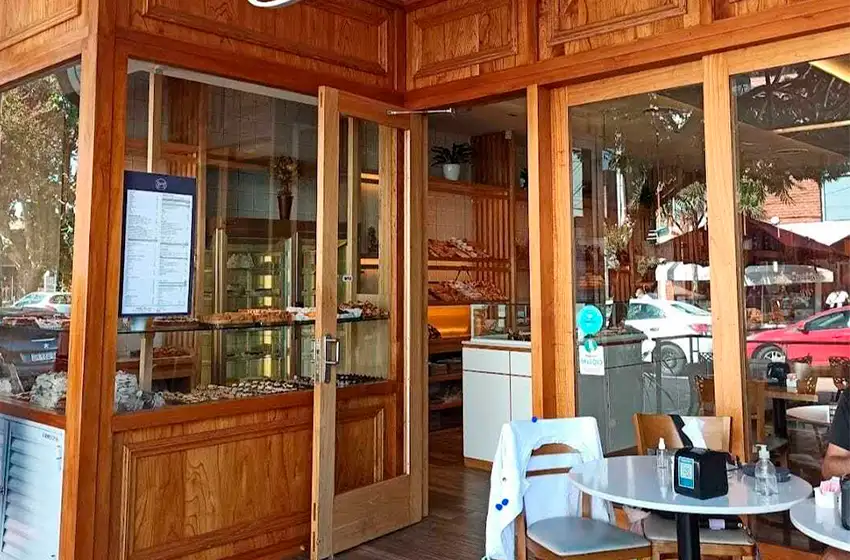 Enérgico repudio a la informalidad y el maltrato en Baguette