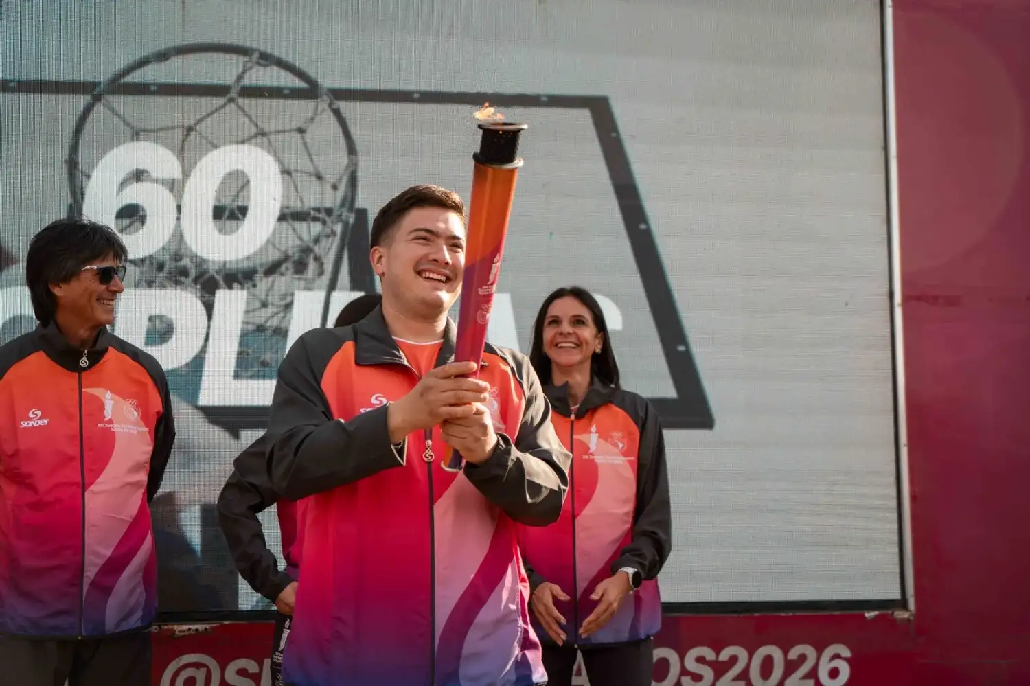 Historias que inspiran: cuatro deportistas llevaron la Antorcha Suramericana por Reconquista - 2