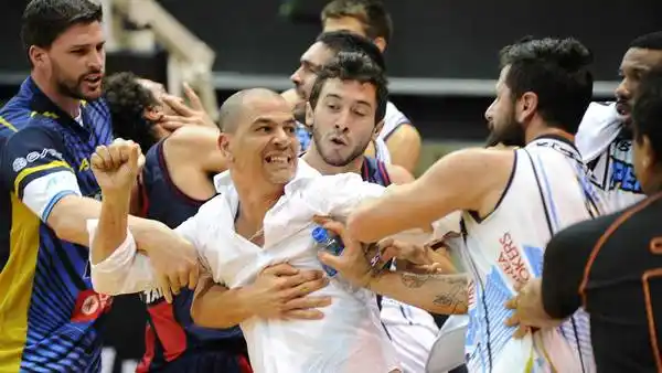 ¿Qué multa le darán a la Oveja Hernández tras el bochorno?