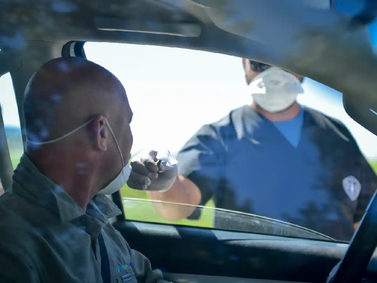 Incluyen la falta de olfato y gusto  como síntomas del coronavirus