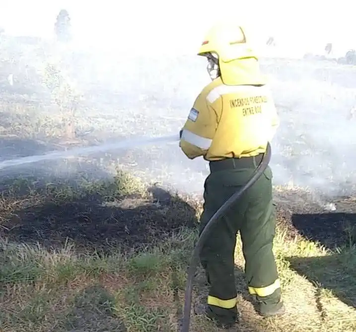 Bomberos de Villa del Rosario combatieron dos incendios forestales