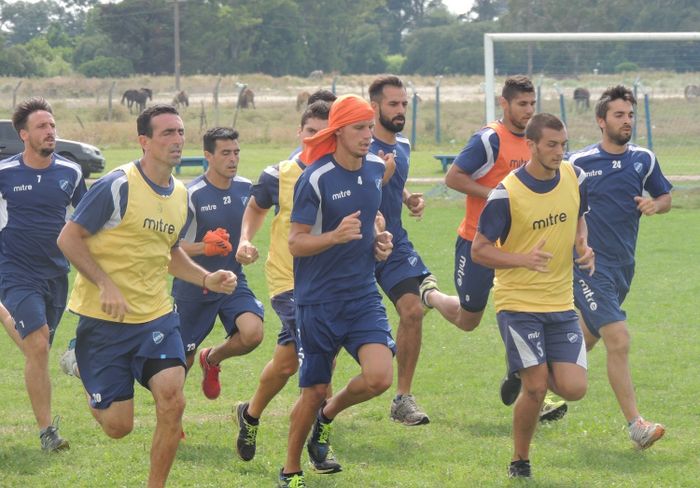 Alvarado entrena intensamente en su segunda semana de trabajo. (Prensa Alvarado)