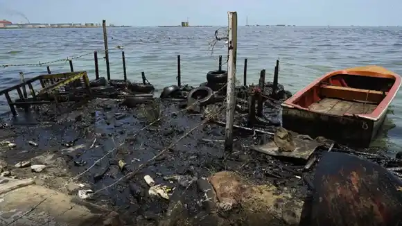 Derrames de crudo en El Palito, Cardón y Amuay amenazan el medioambiente