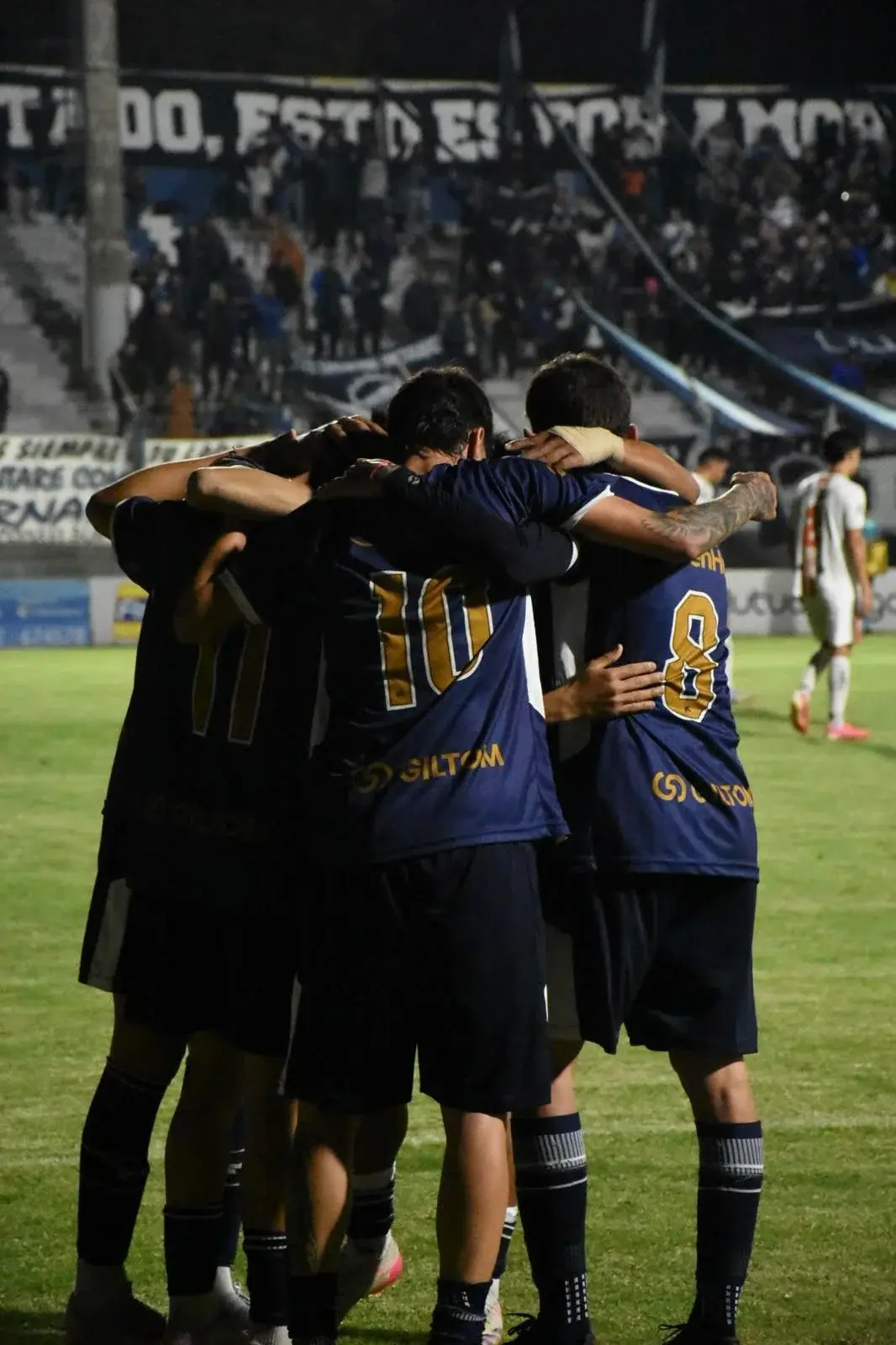 Goleada 5 a 0 del Lobo a Cosmos para seguir ilusionado en el Regional Amateur. Foto:BH