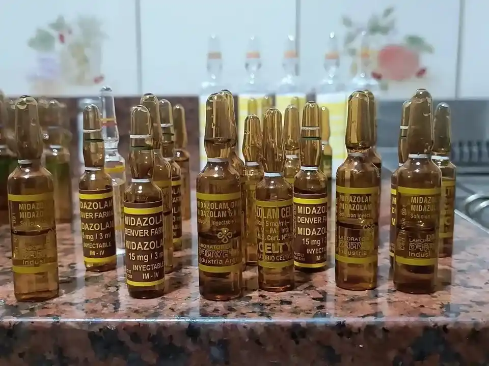 Diversas ampollas fueron halladas en la cocina del departamento del enfermero.