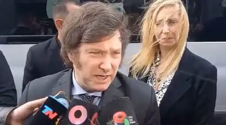 Javier Milei aseguró que si es presidente "no habrá default"