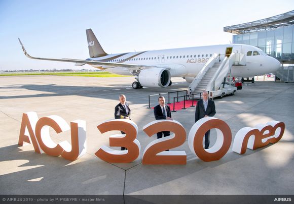 Airbus entregó el primer ACJ320neo