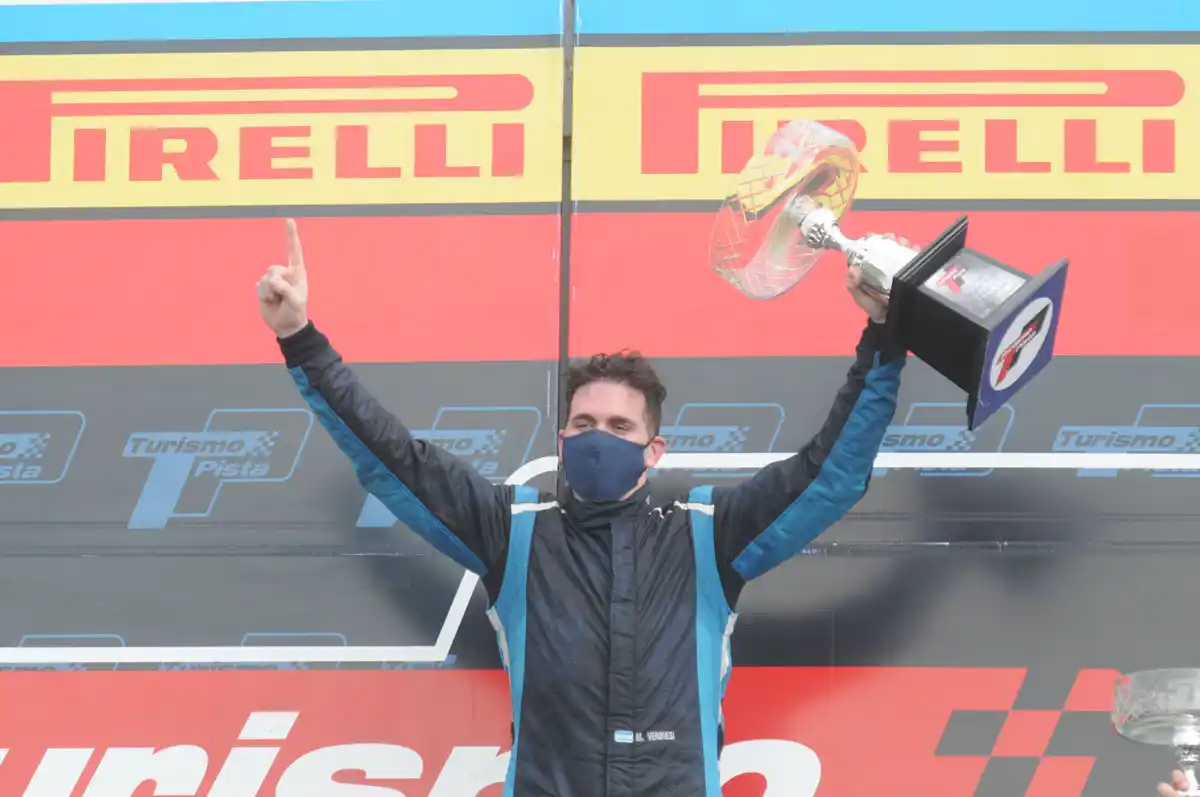 Enorme triunfo de Marco Veronesi en la Clase 3 en Buenos Aires