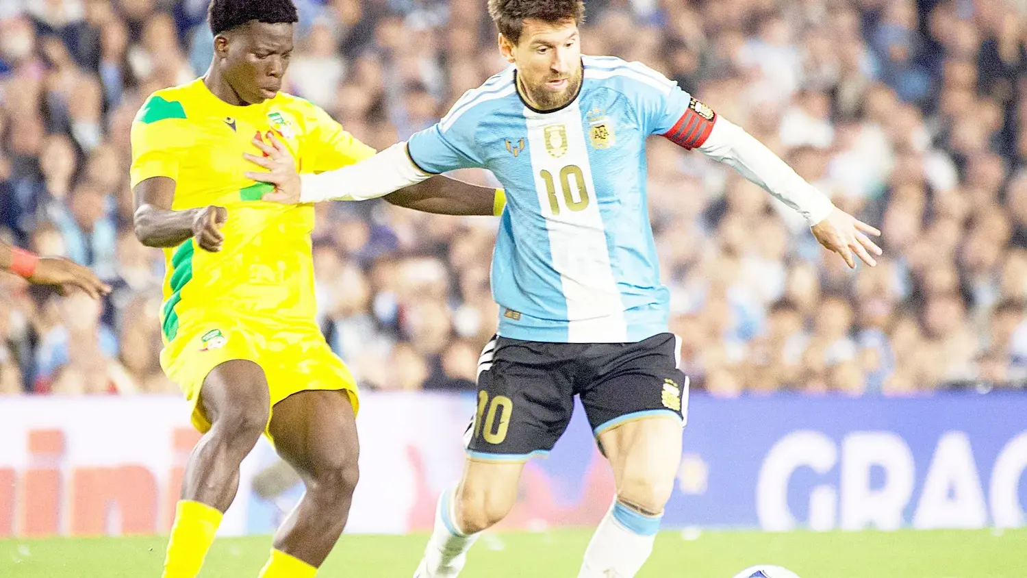 Una noche de emoción para la historia:  Messi se despidió de la Selección con gol y asistencia
