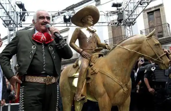 México llora la muerte de Don Chente: así lo despiden