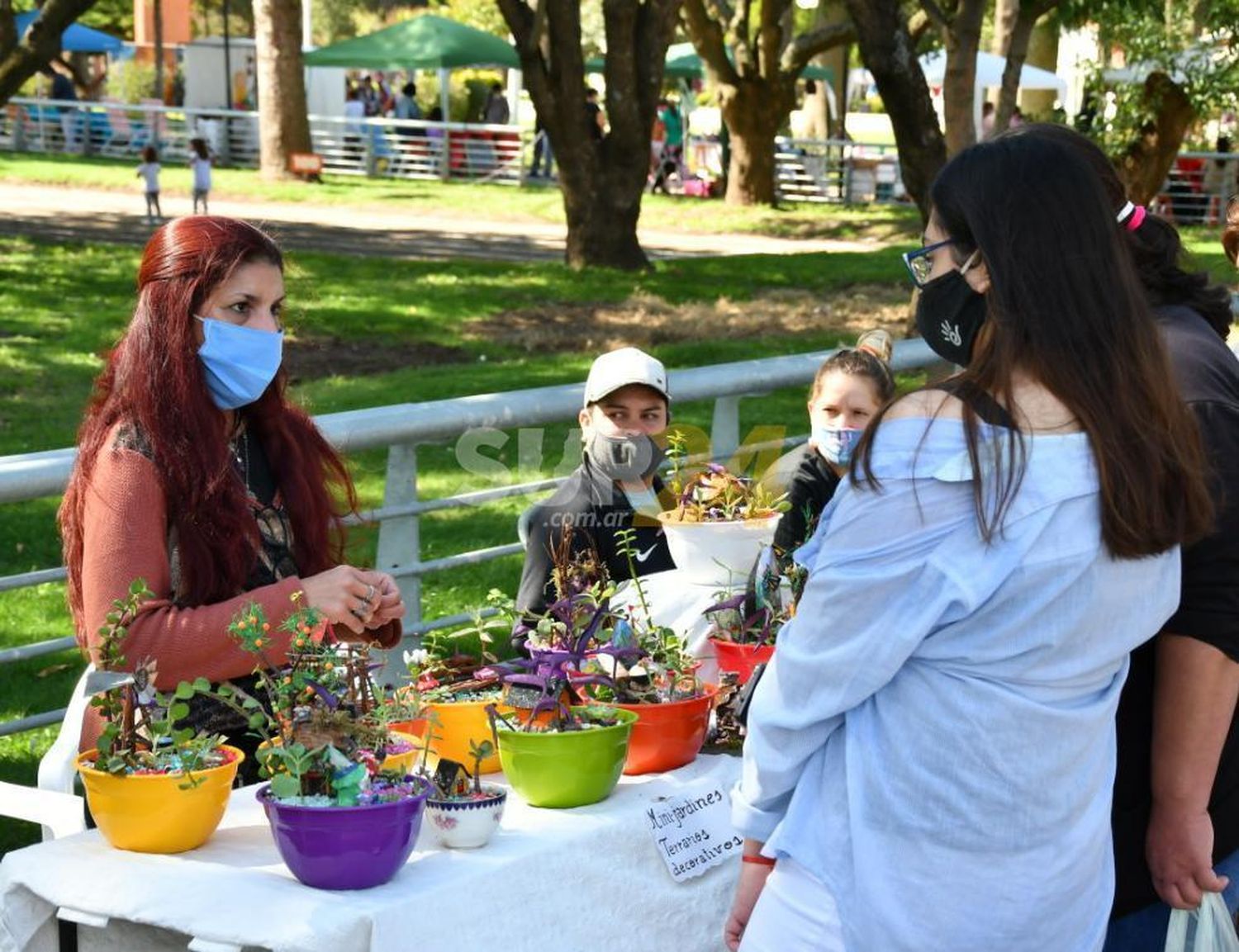 Anuncian acciones de apoyo al comercio local y microcréditos para emprendedores