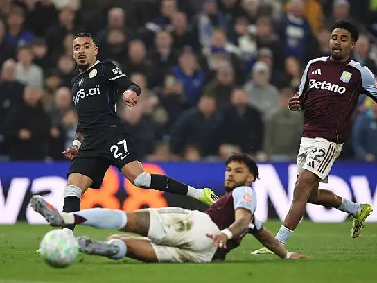 Chelsea goleó a Aston Villa del “Dibu” Martínez