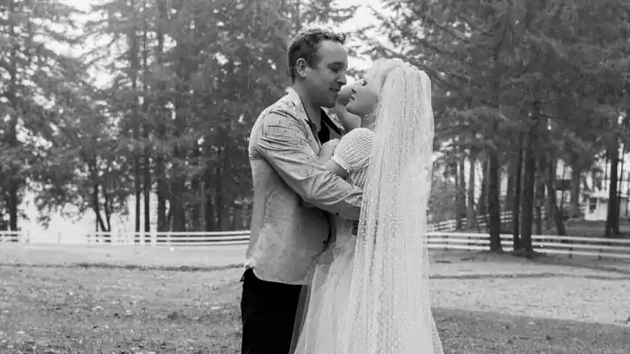 Pamela Anderson se casa con su guardaespaldas