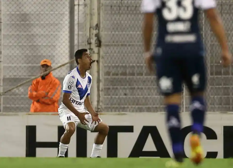 Al derrotar a Gimnasia, Vélez recuperó la sonrisa