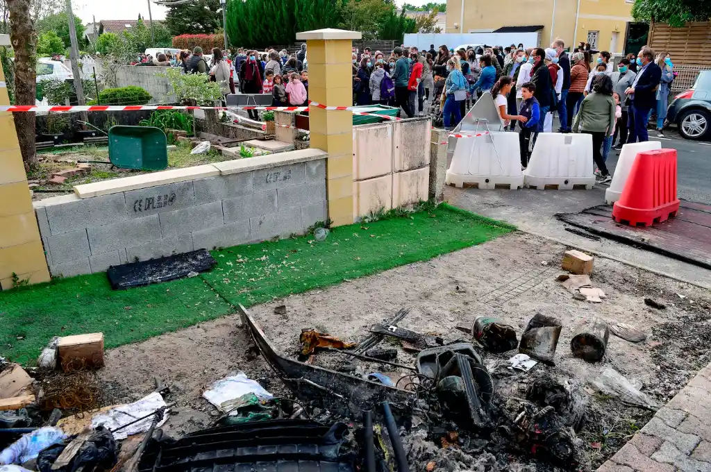 mujer incendiada Francia 4