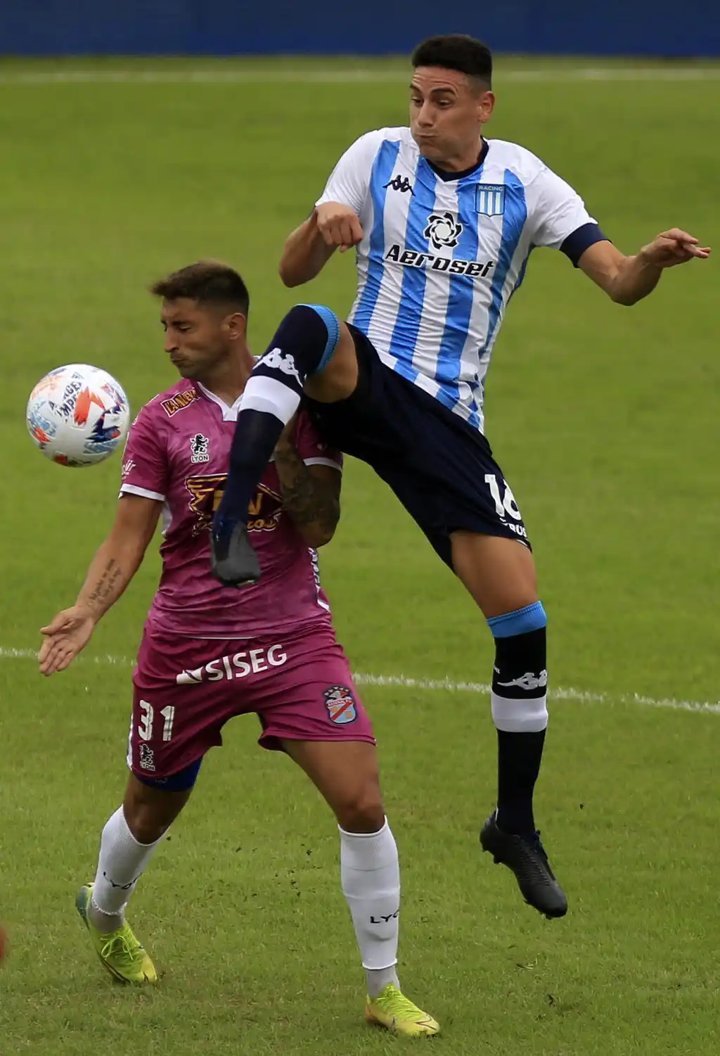 Un trago bien amargo para Racing en Sarandí