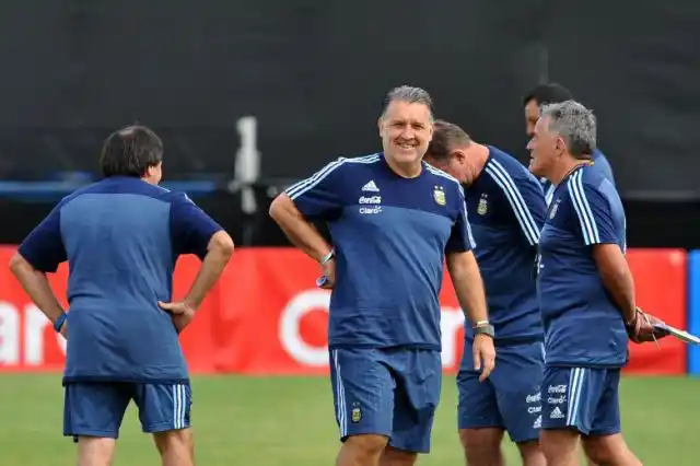 El cuerpo técnico de Martino inició demanda millonaria contra la AFA