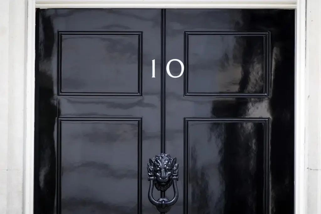 Entrada a la residencia oficial del primer ministro británico, EFE