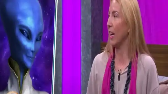 “¿Ya sientes las vibraciones? Mujer colombiana se hace viral en las redes POR HABLAR CON ALIENÍGENAS