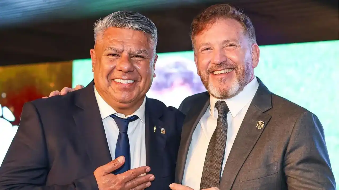 Tapia viaja a Paraguay por el sorteo de la Libertadores y la Sudamericana.