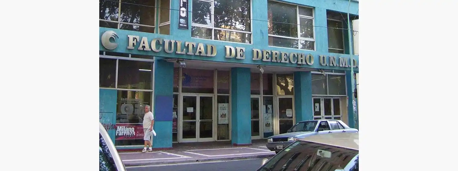 Becarán a estudiantes de Derecho que no puedan costear el boleto de colectivo