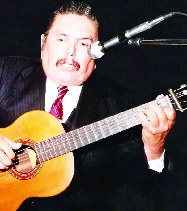 Lacoste presentó una iniciativa en homenaje a Linares Cardozo